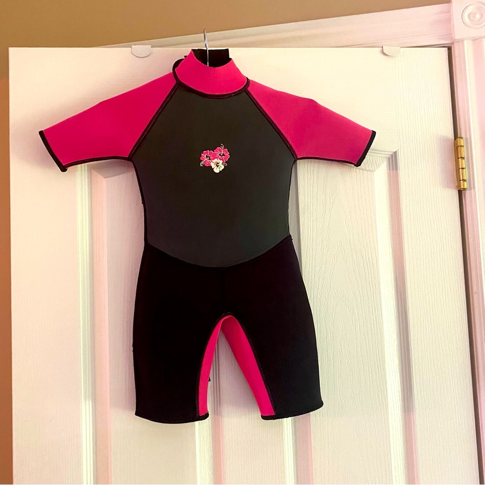 Crane children’s wetsuit preloved. No rips or tears